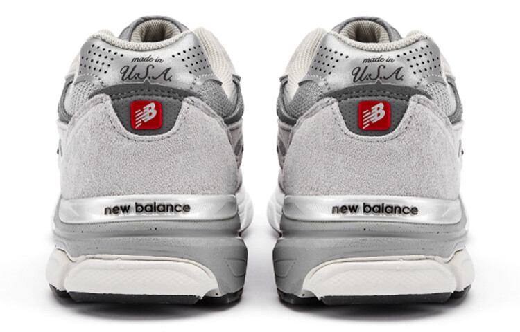 

Кроссовки унисекс New Balance NB 990 V3, серый
