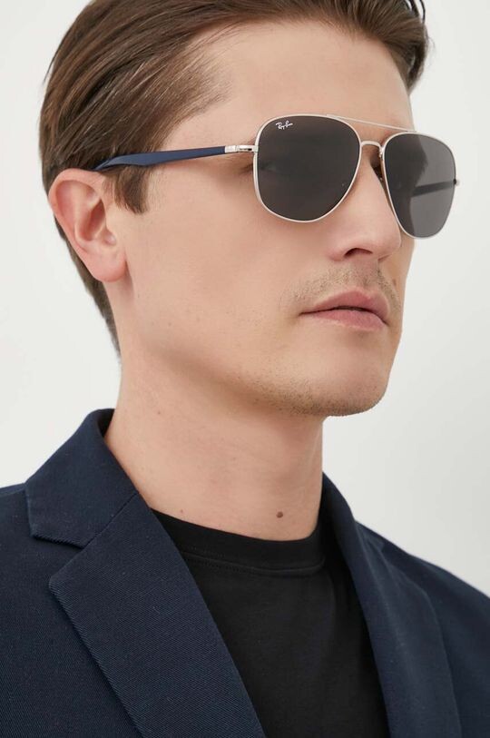 

Солнцезащитные очки Ray-Ban, серый