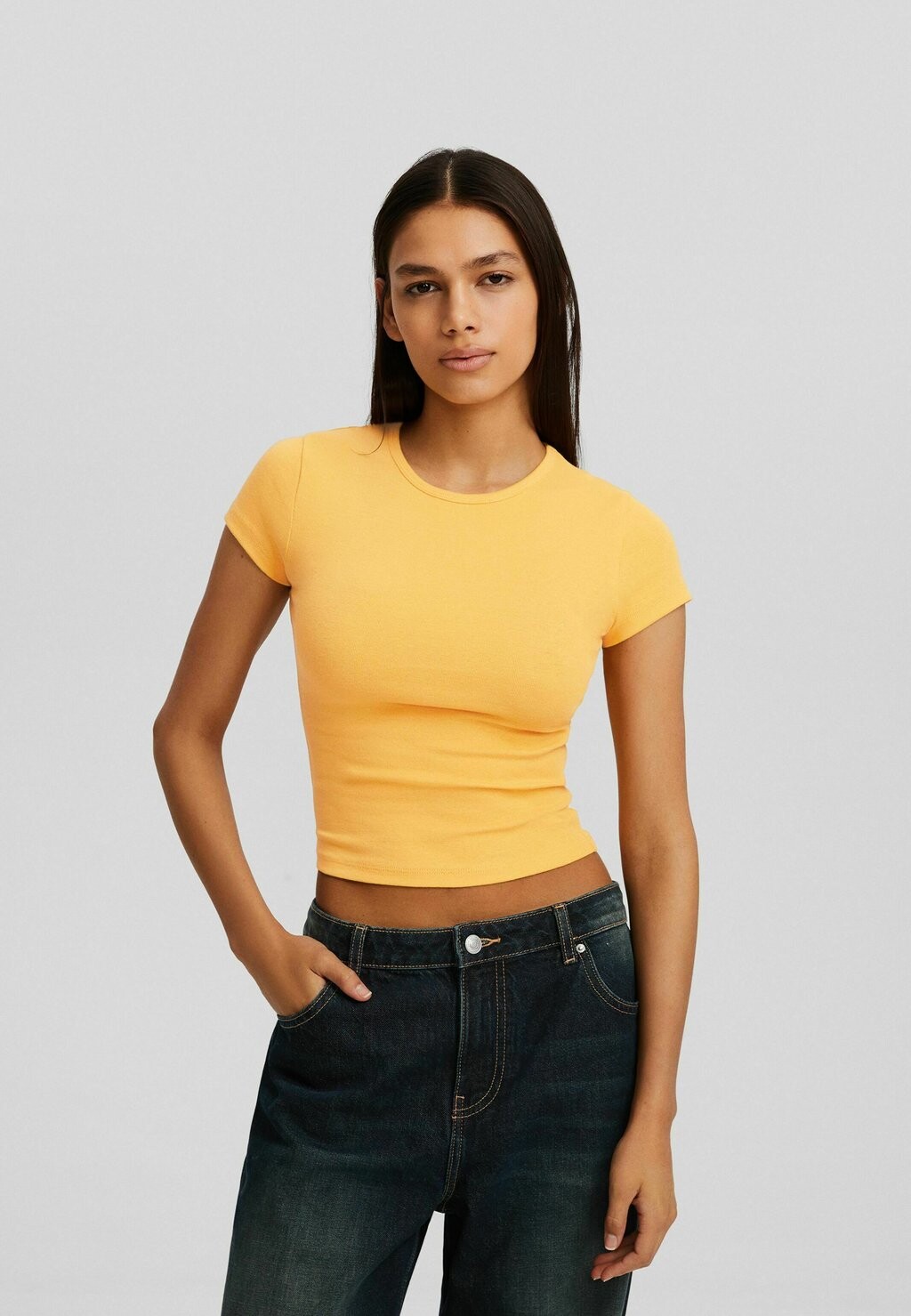 

Футболка базовая SHORT SLEEVES WITH A ROUND NECK Bershka, цвет mottled light yellow