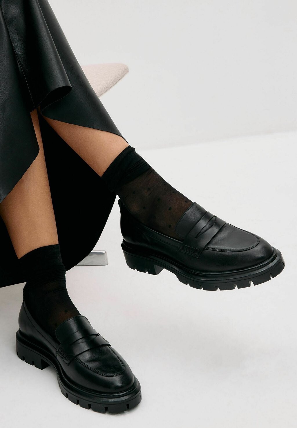 

Тапочки FOREVER COMFORT CLEATED Next, цвет black