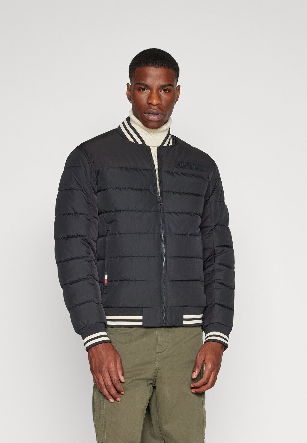 

Бомбер Chaquetas Tommy Hilfiger КУРТКА NEW YORK, черный