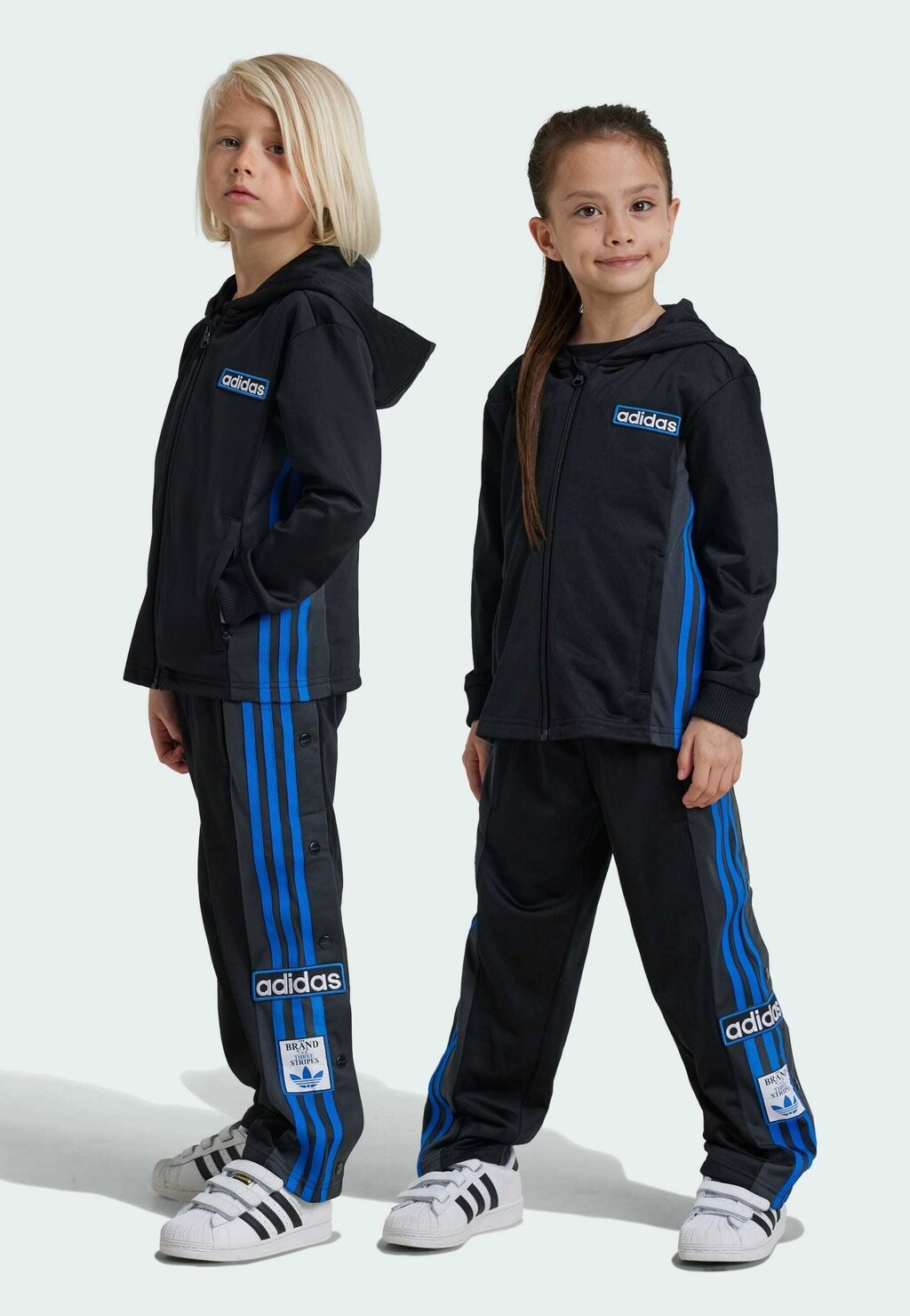 

Брюки Originals Full-Zip Set Kids adidas Originals, черно-синие