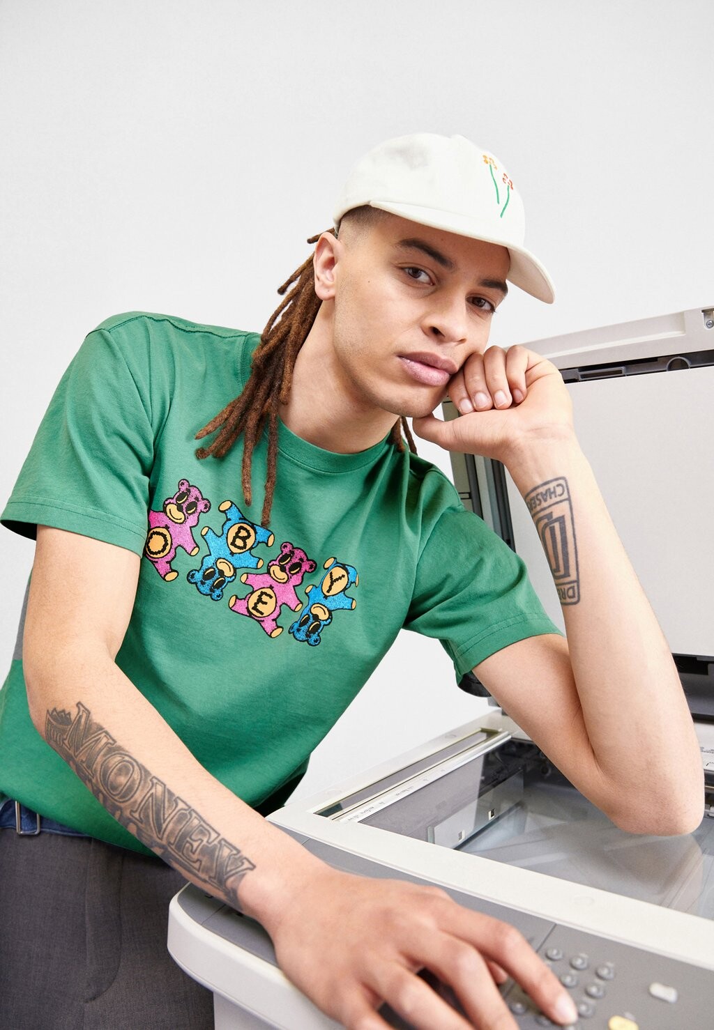 

Футболка с принтом Obey Clothing, зеленый