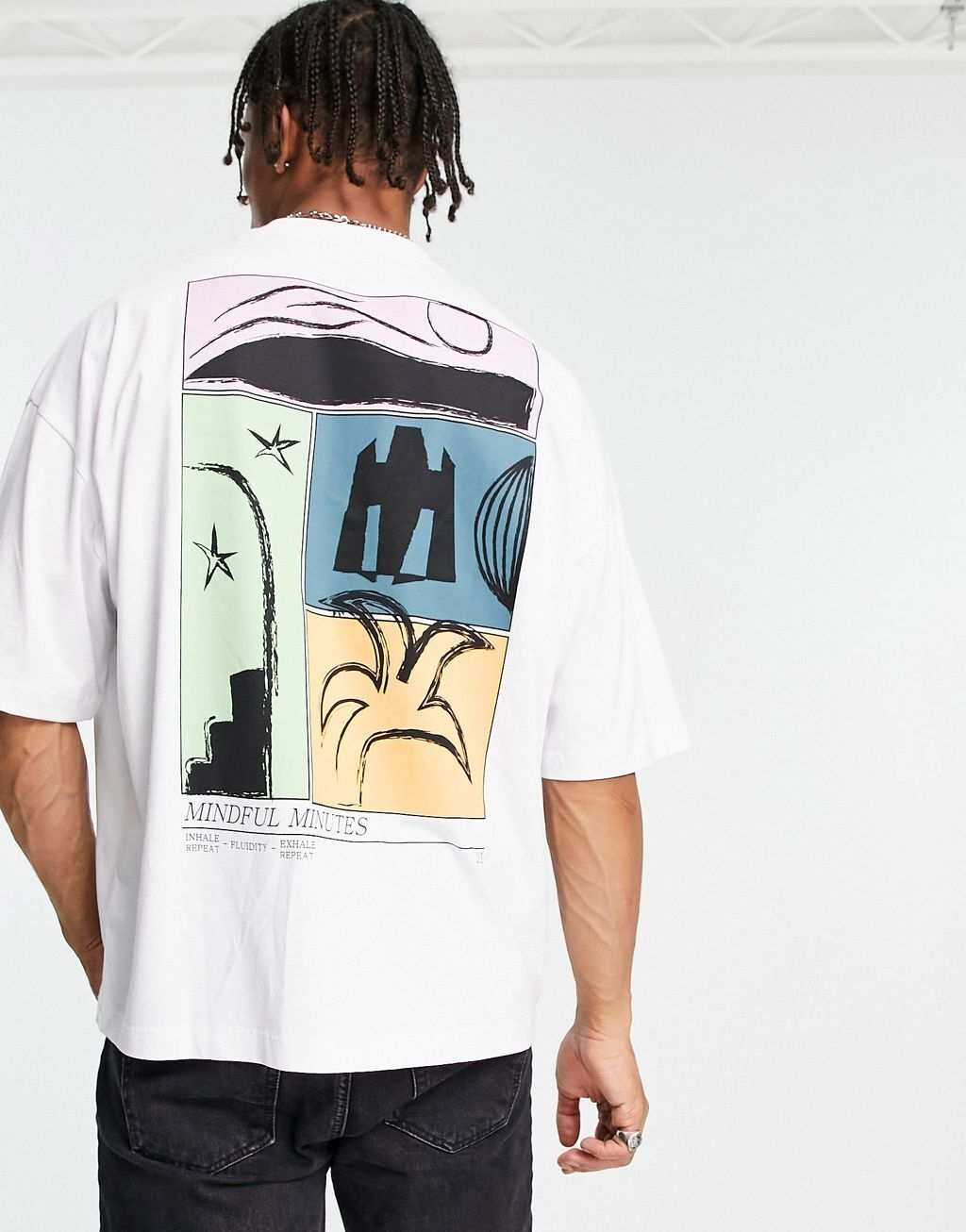 

Белая футболка оверсайз с абстрактным принтом на спине ASOS DESIGN