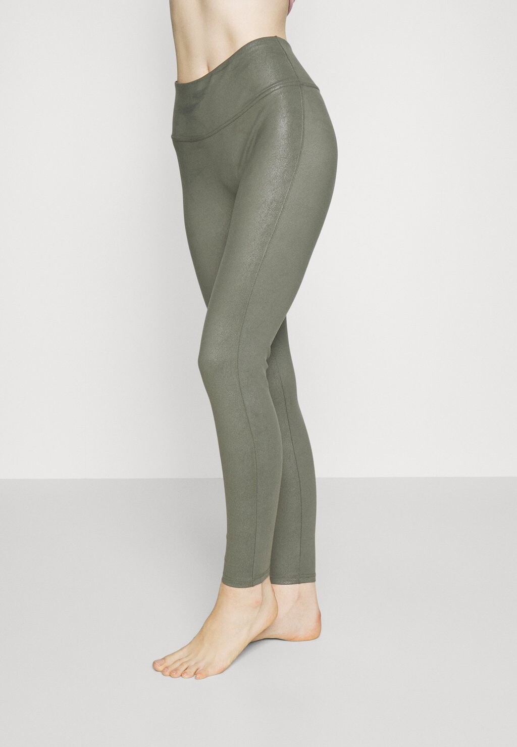 

Пижамные штаны LEATHER LOOK LEGGING MAGIC Bodyfashion, хаки