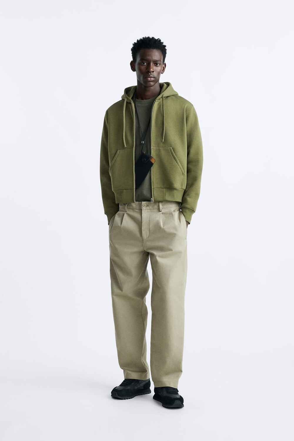 

Толстовка на молнии ZARA, хаки