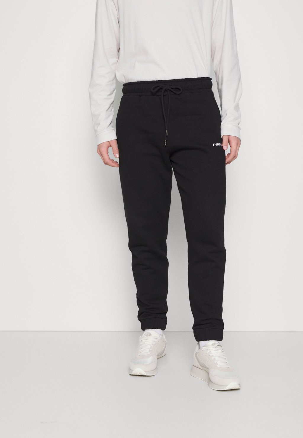 

Спортивные брюки Heavy Logo Unisex Pegador, черный