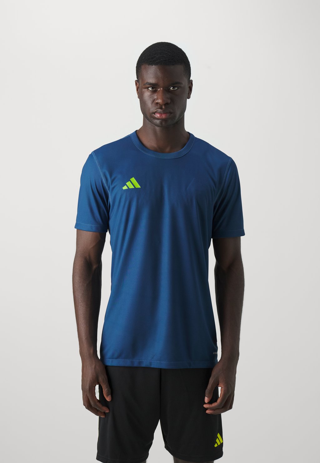 Спортивная футболка REVERSIBLE 24 adidas Performance, цвет team navy blue/team semi sol green самокат tech team 145 jogger black green