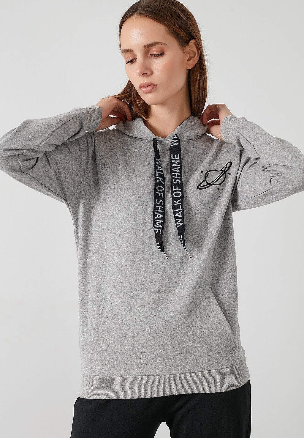 

Толстовка с капюшоном LELA