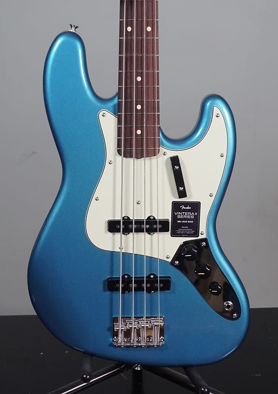 

Басс гитара Fender Vintera II 60s Jazz Bass, Lake Placid Blue w/ Deluxe Gig Bag