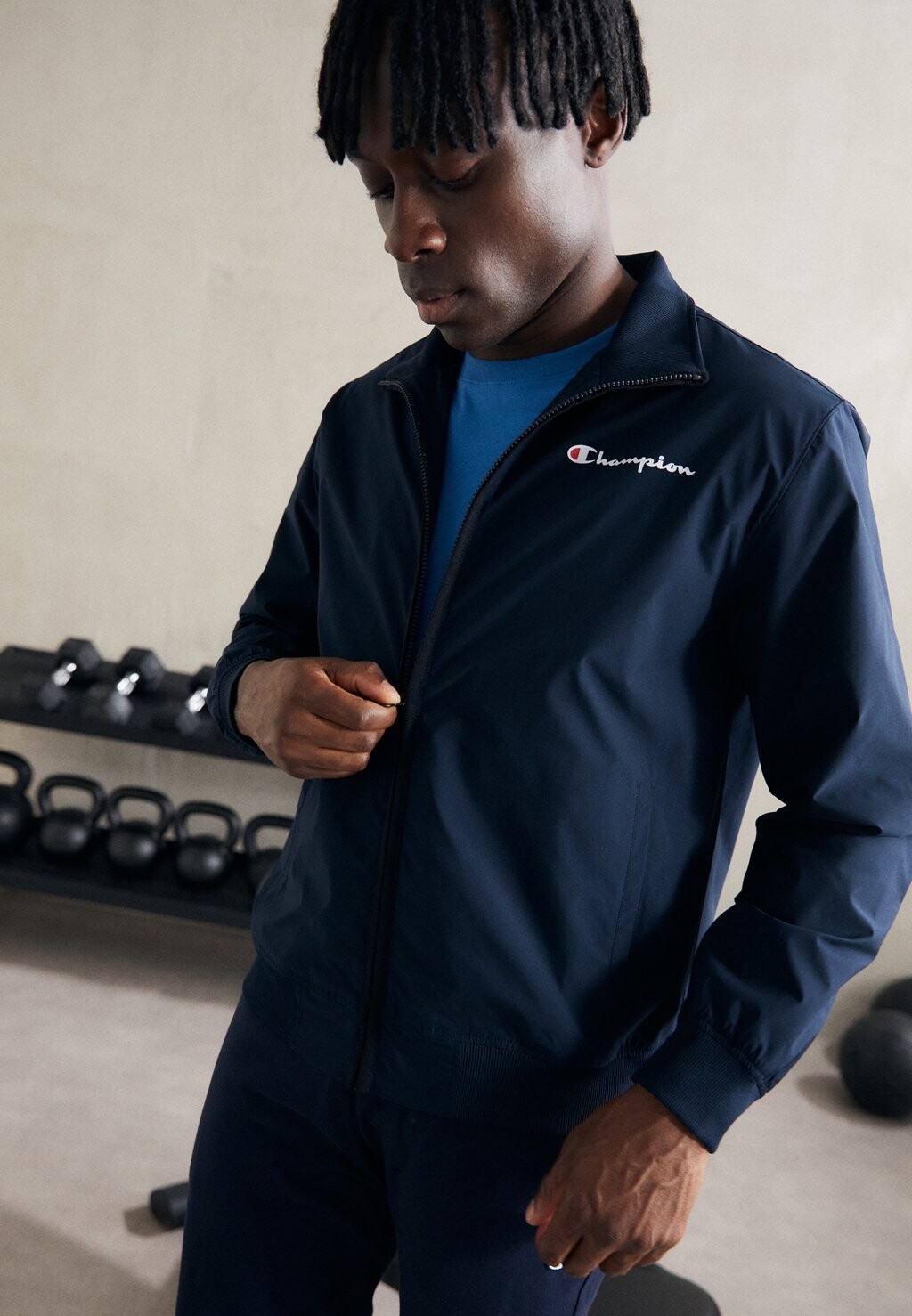 

Куртка тренировочная LIGHT OUTDOOR JACKET Champion, цвет dark blue