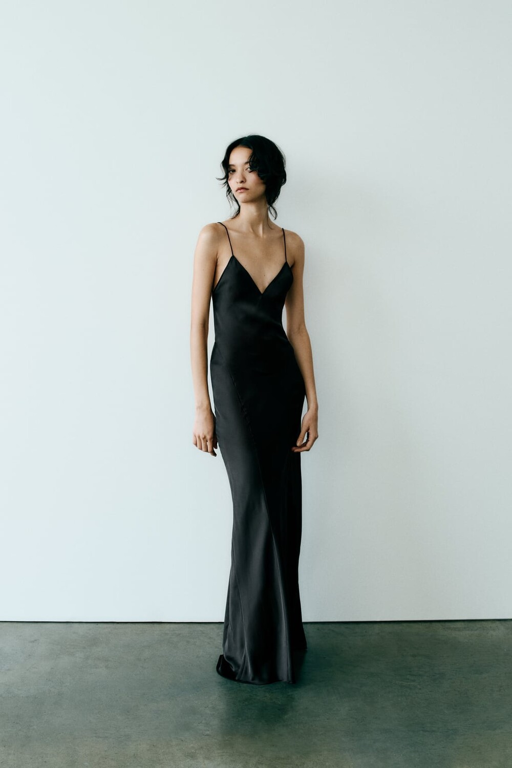 

Атласное платье-комбинация ZARA, черный