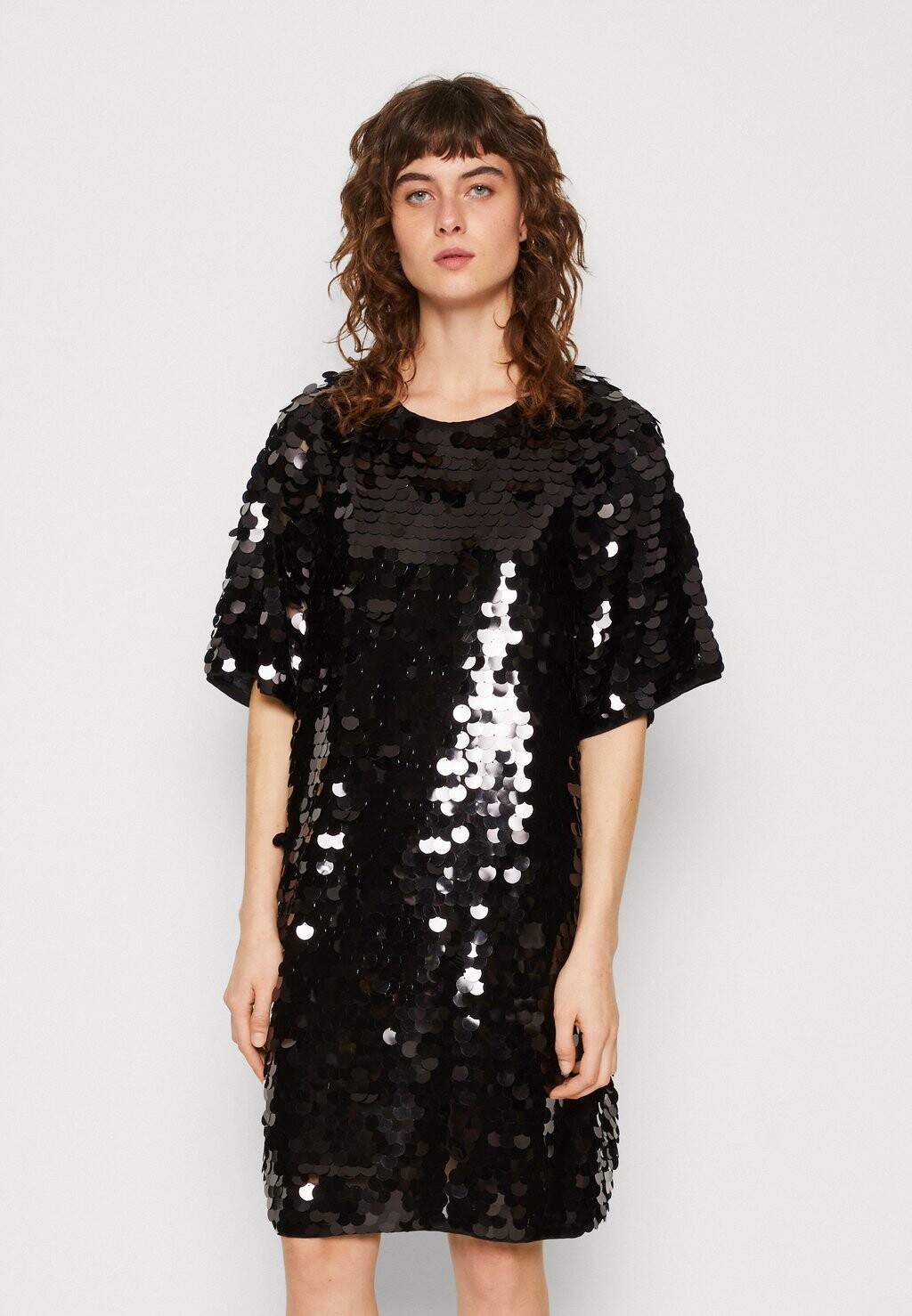 

Элегантное платье Esprit, черный