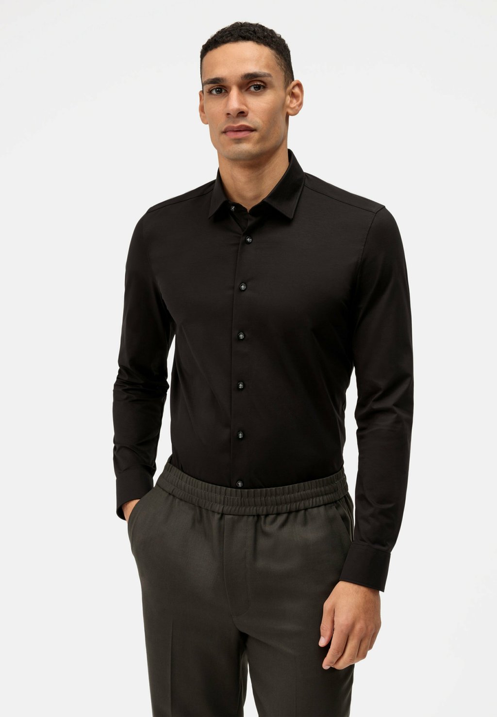 Рубашка 24/SEVEN MODERN FIT Olymp Luxor, цвет black триммер olymp hairmaster z3c