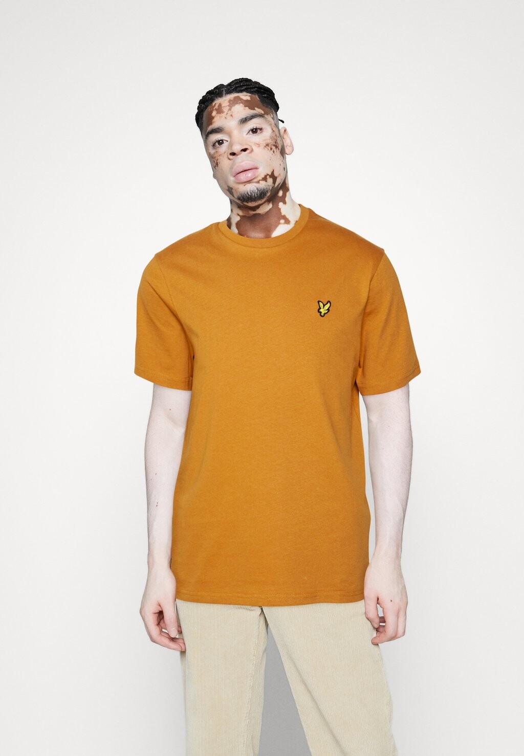 

Базовая футболка ОДНОТОННАЯ Lyle & Scott, соленый ожог