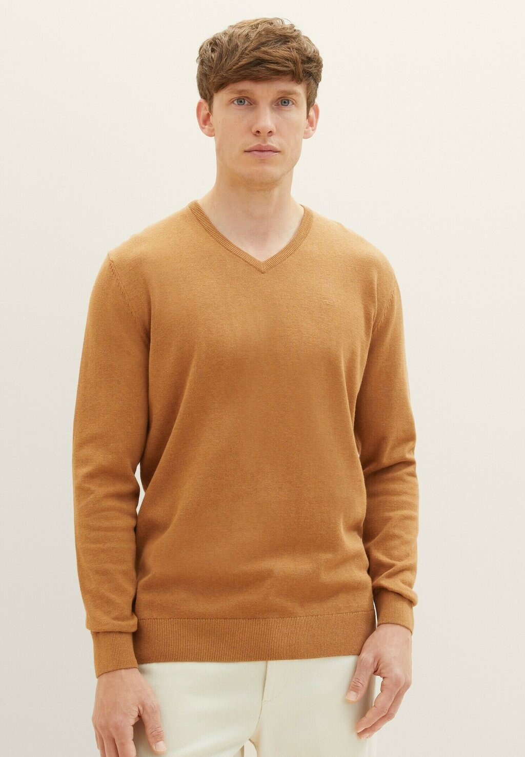 

Свитер Basic V-Neck TOM TAILOR, цвет dark camel melange