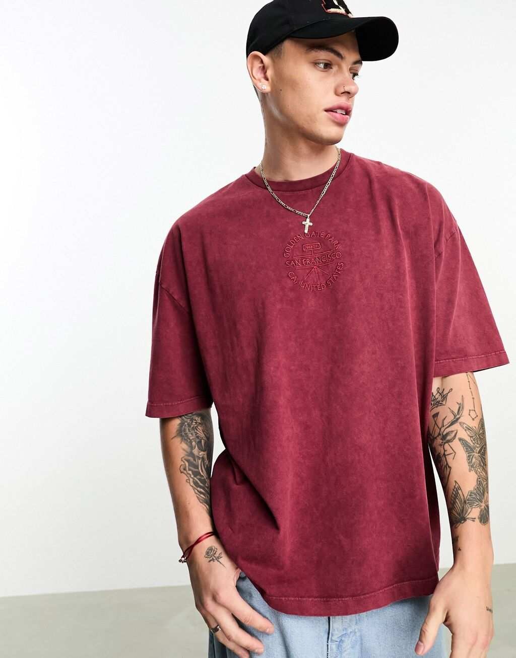 

Объемная красная футболка оверсайз с вышивкой на груди ASOS DESIGN, Красный