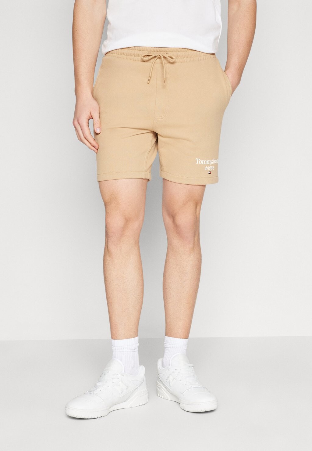 

Шорты Tommy Jeans, бежевый
