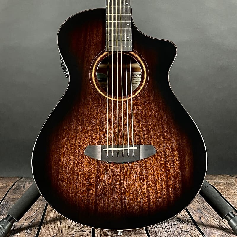 

Замша Breedlove Wildwood Pro Series Concertina Suede CE