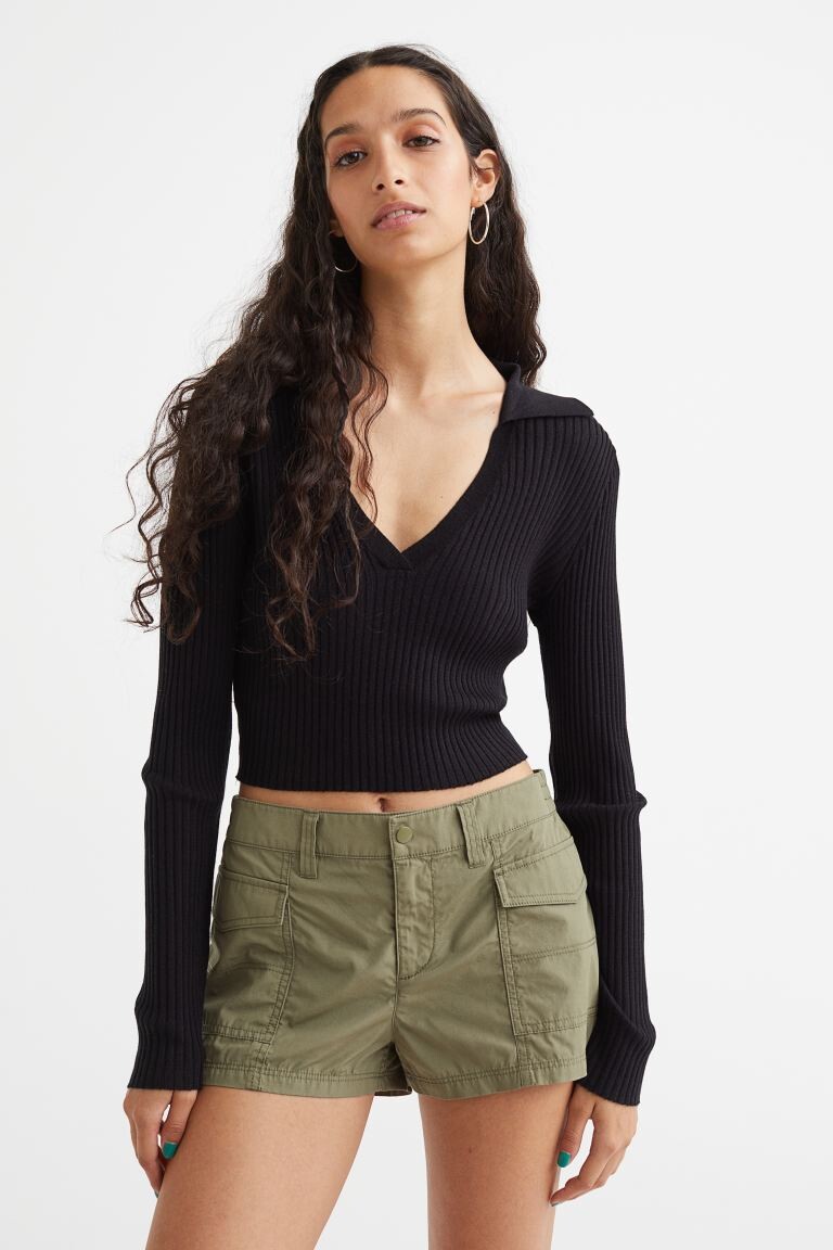 

Грузовые шорты H&M, хаки зеленый