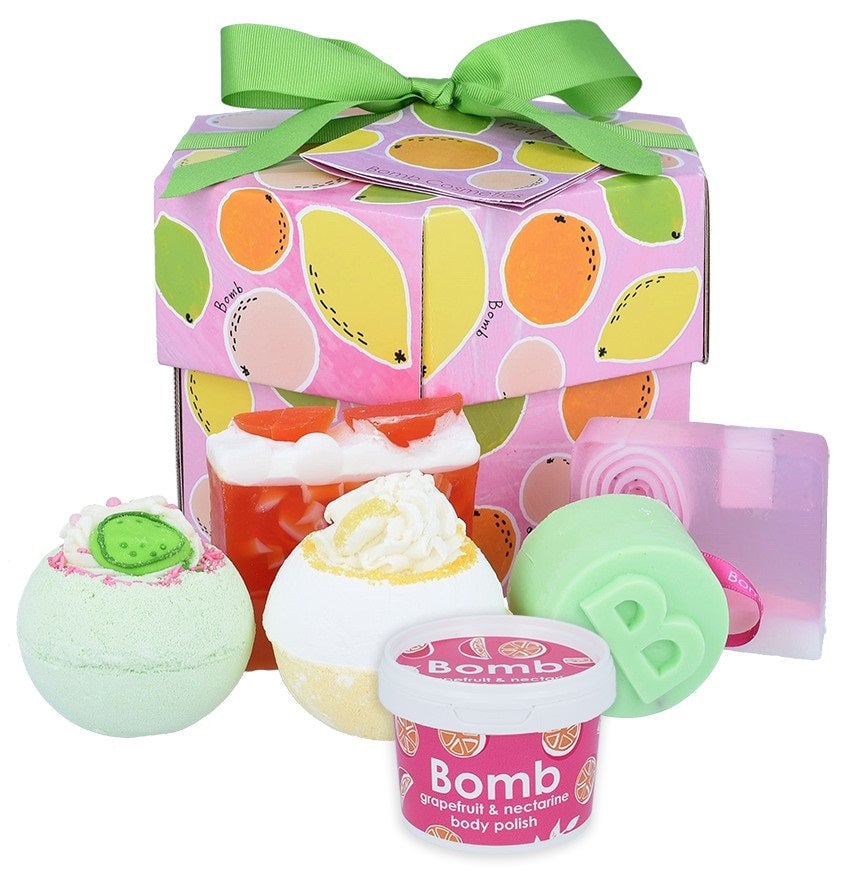 Fruit косметика. PNSPAS. Fruity Beauty бокс. Bomb Cosmetics. Bomb Cosmetics Gifts.