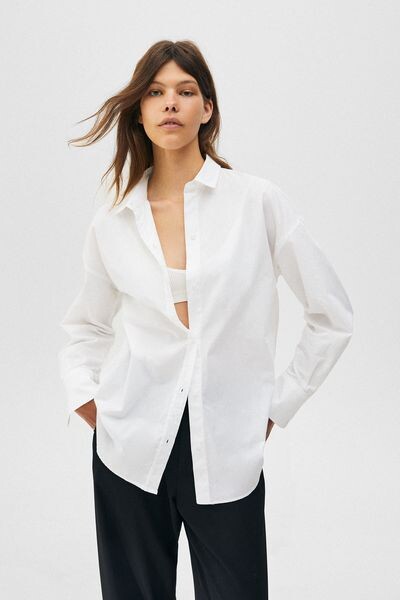 

Базовая поплиновая рубашка PULL&BEAR