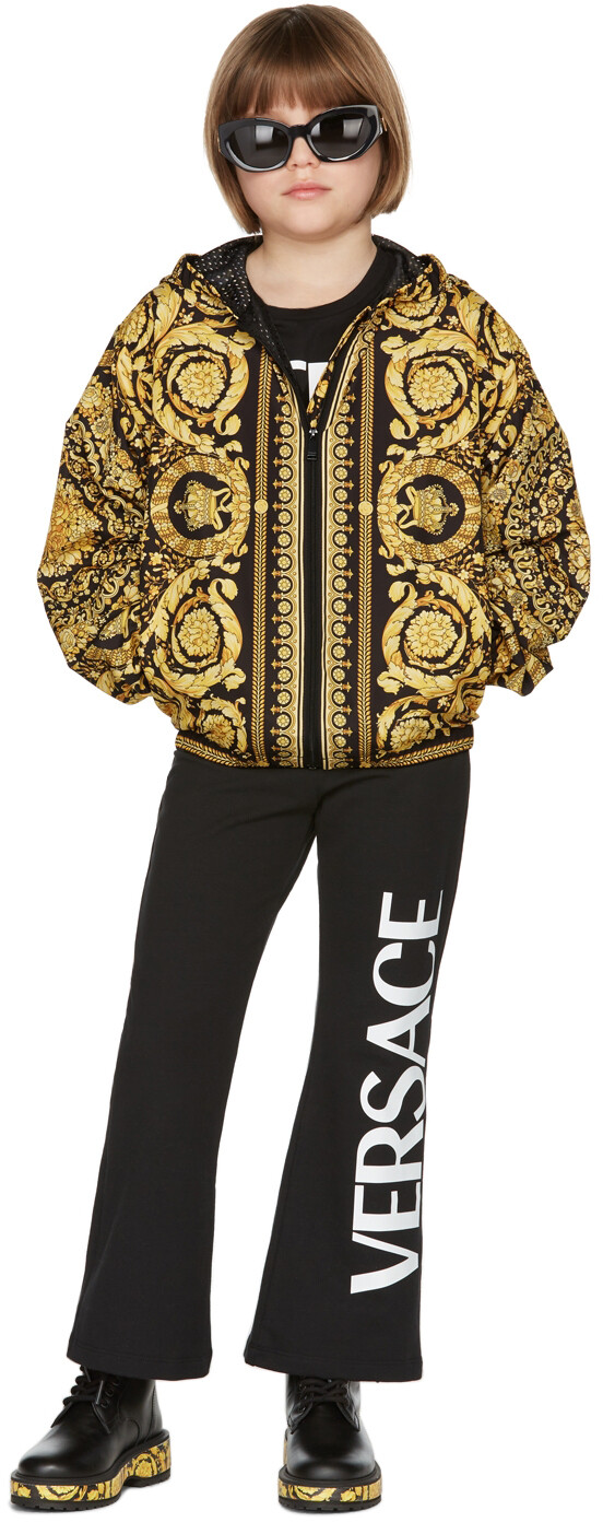 

Детская черно-золотая толстовка с капюшоном на молнии в стиле барокко Versace