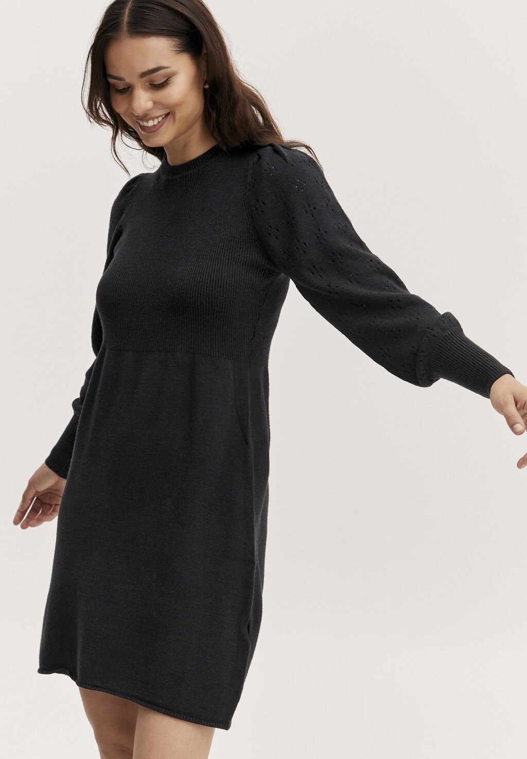 

Платье Point b.young BYNONINA RIB DRESS, черный