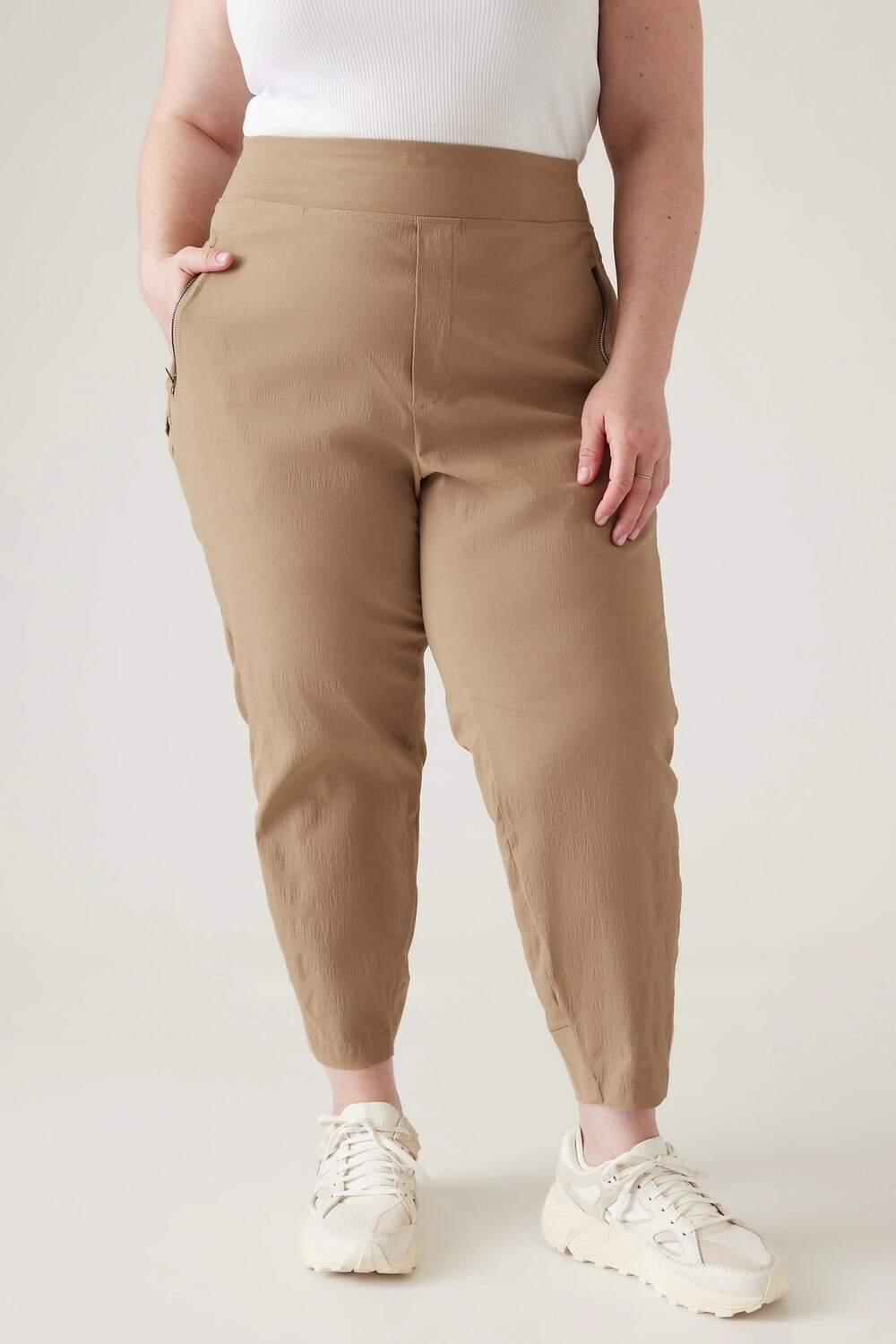 

Легкие беговые брюки Trekkie Ripstop от бренда Athleta