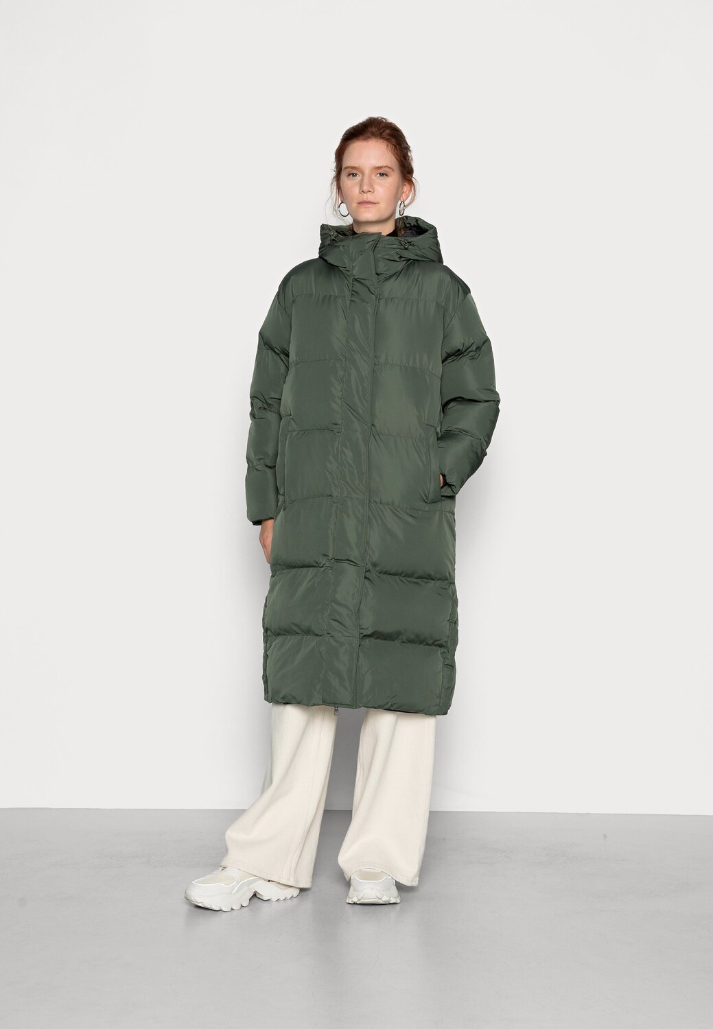 Пальто зимнее Superdry, зеленый