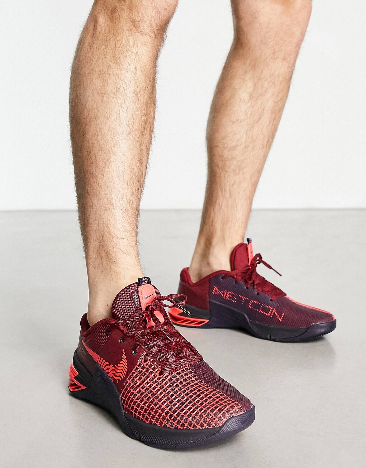 

Красные кроссовки Nike Training Metcon 8