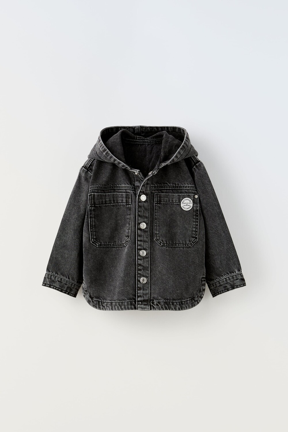 

Джинсовая куртка с капюшоном Zara, черный