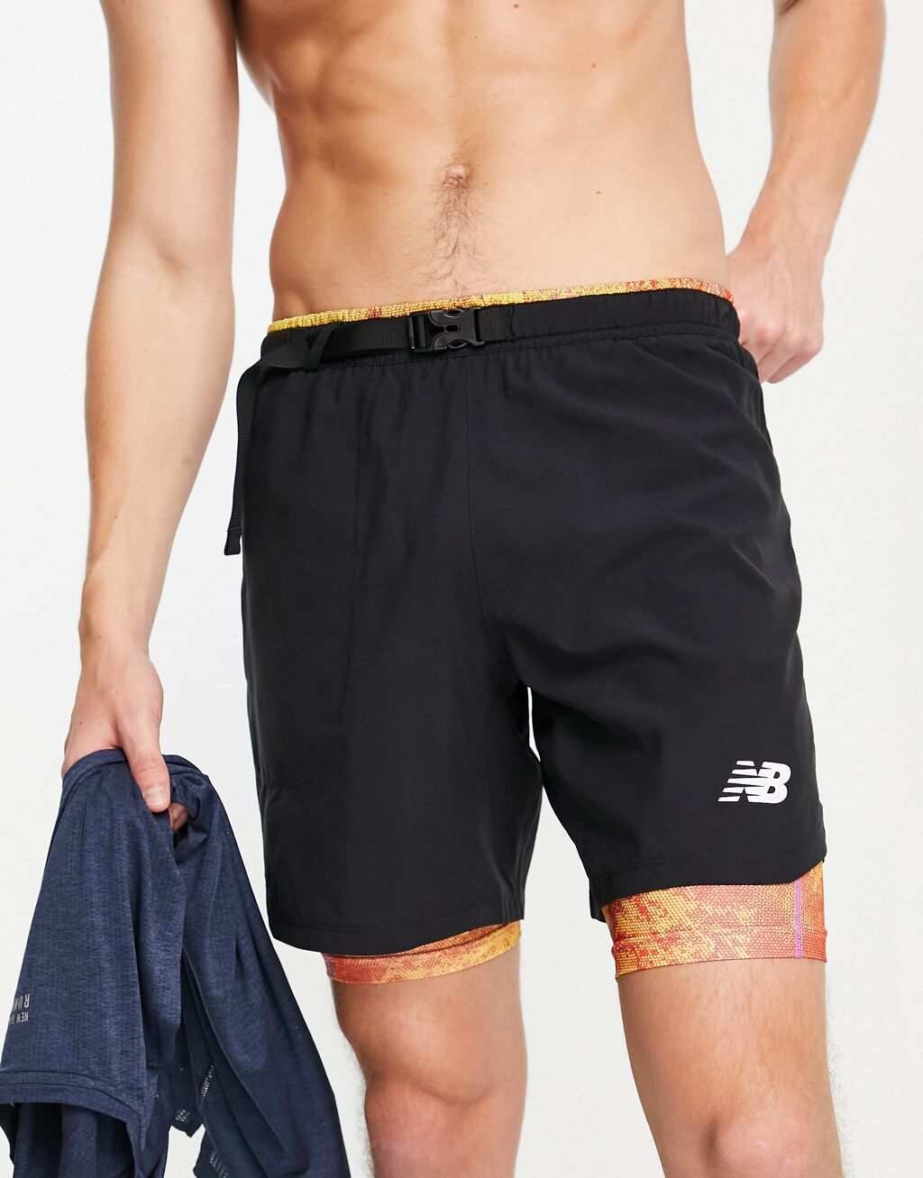 

Черные шорты с принтом New Balance All Terrain 2-в-1