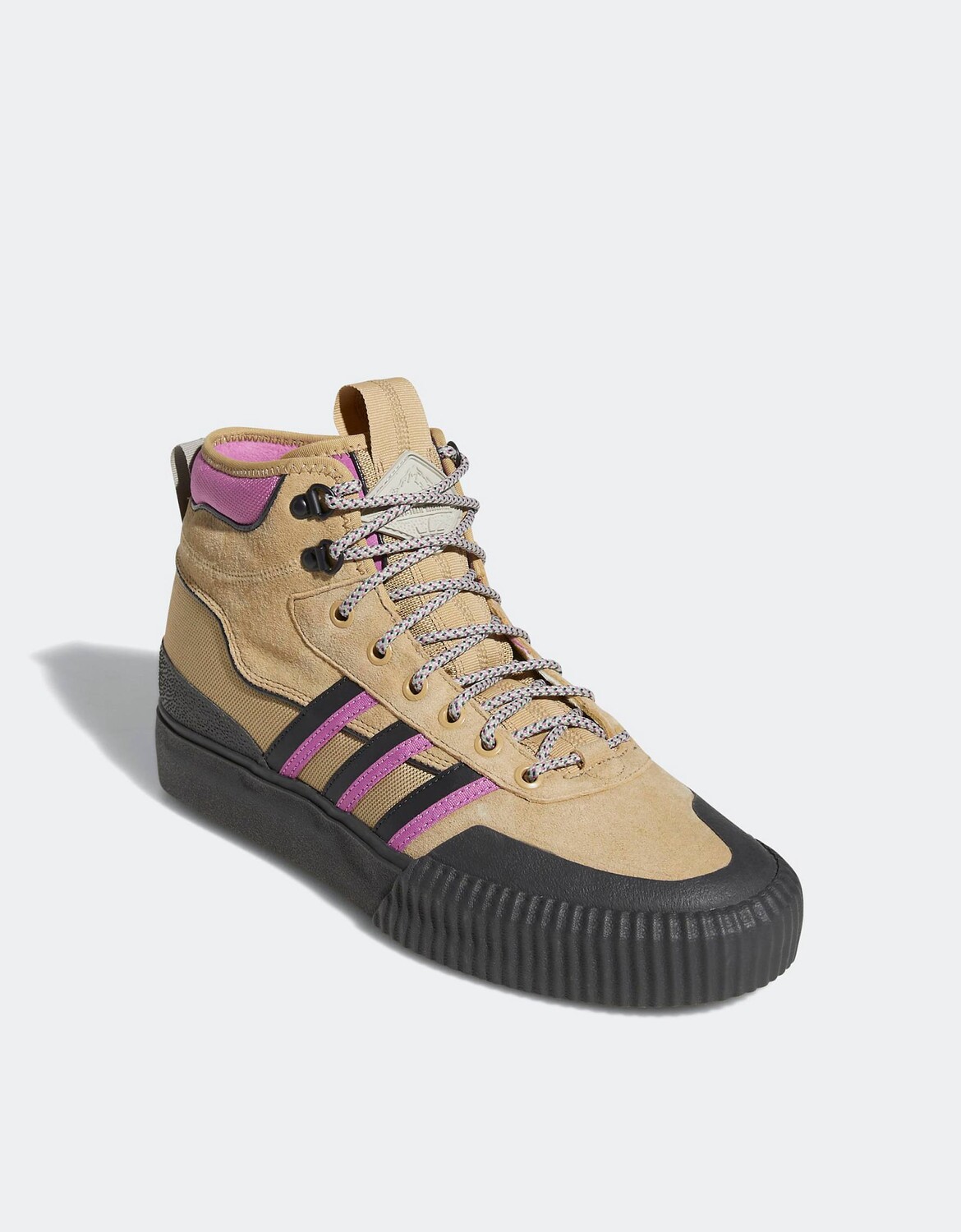 

Бежевые кроссовки adidas Originals Akando ATR
