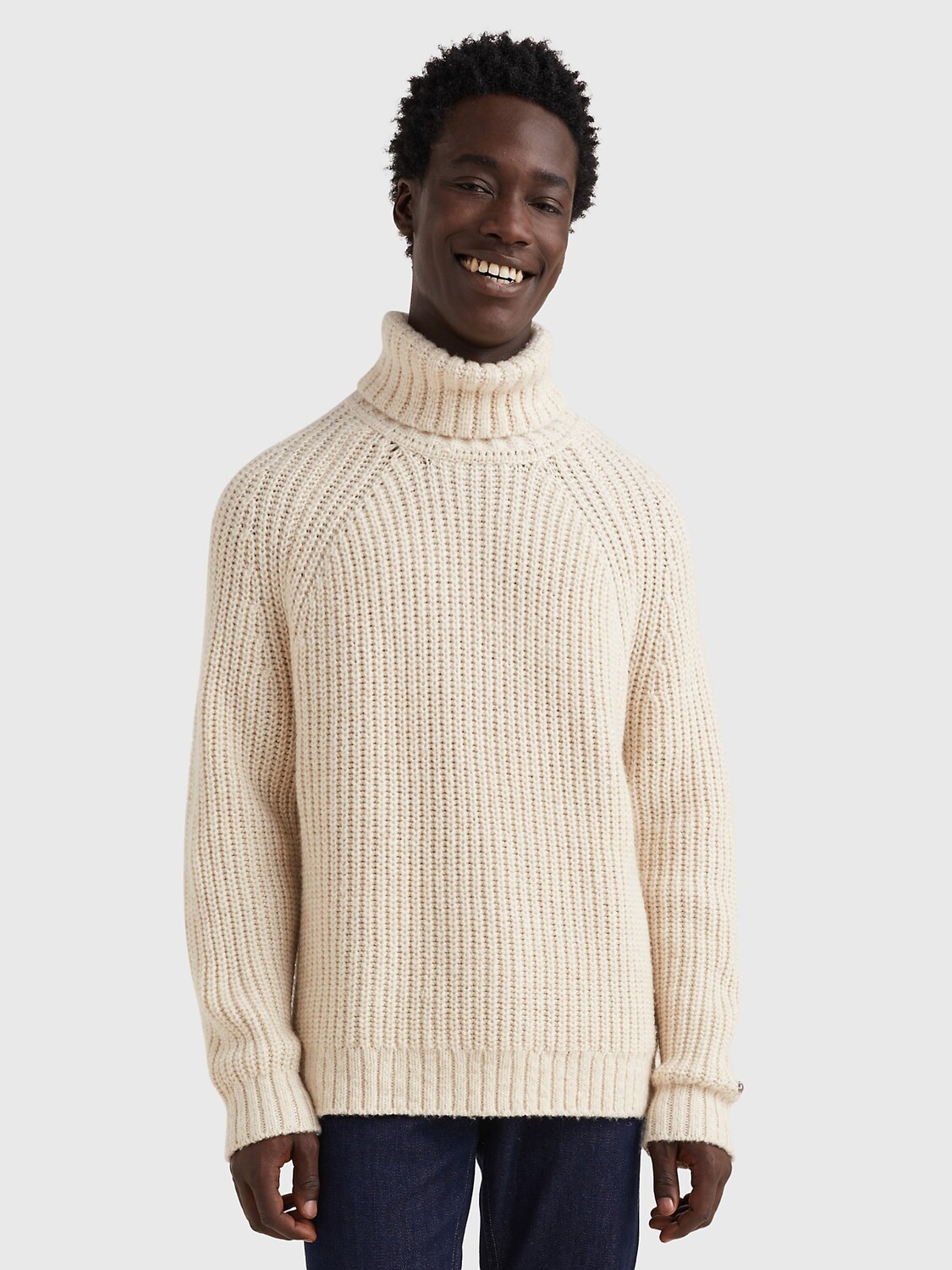 

Водолазка из трикотажа Tommy Hilfiger, овсяное молоко