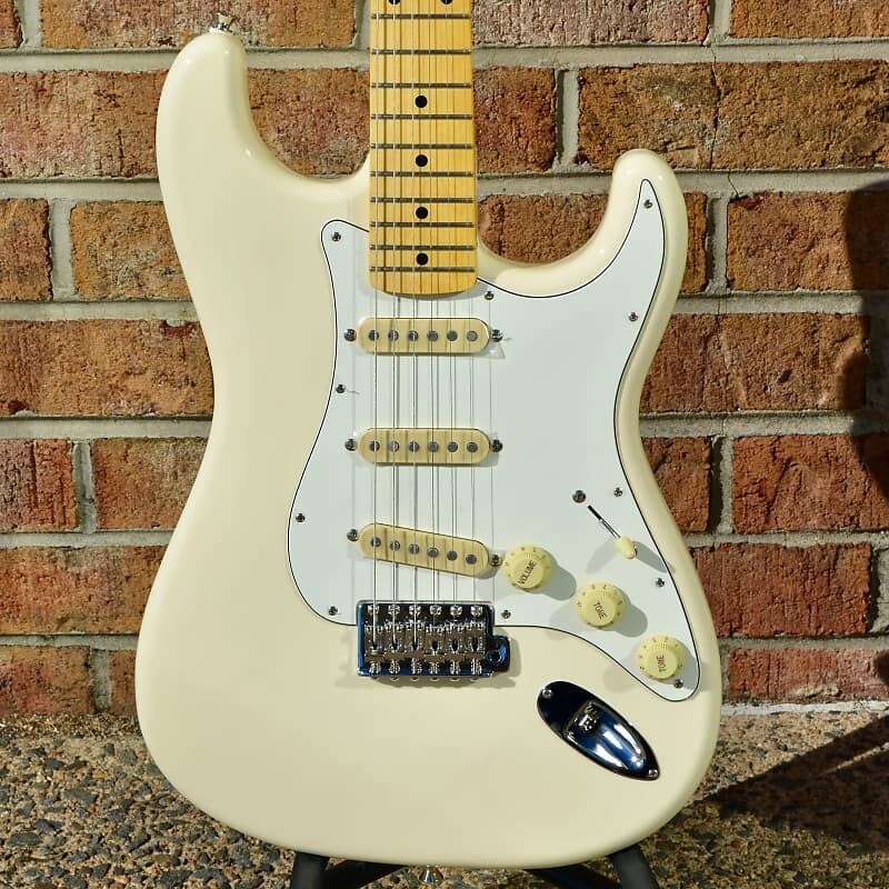 

Fender JV Modified '60s Stratocaster, кленовый гриф, олимпийский белый JV Modified '60s Stratocaster, Maple Fingerboard, Olympic White