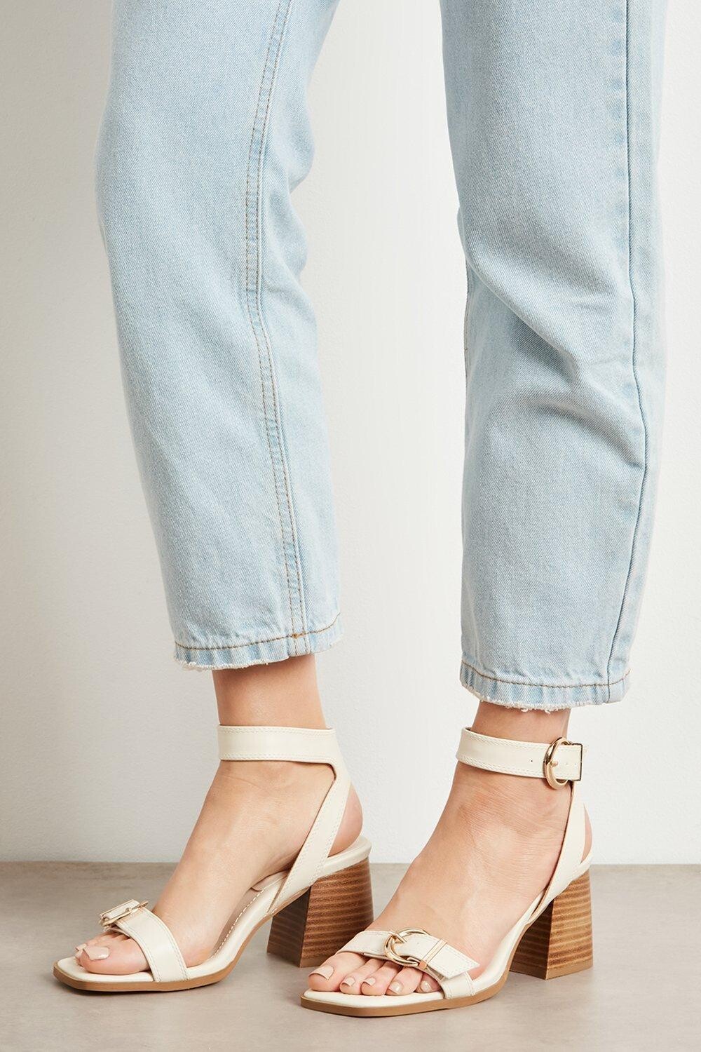 

Принципы: Дафна едва на каблуках Dorothy Perkins, белый