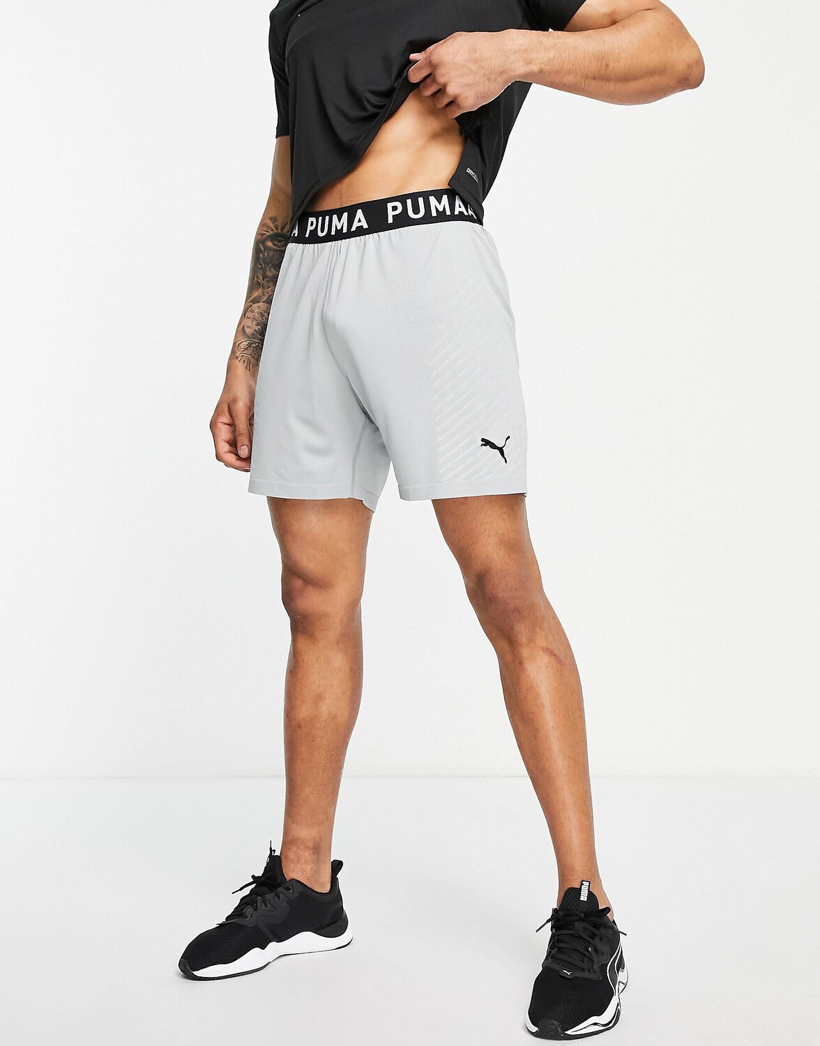 

Серые 7-дюймовые бесшовные шорты Puma Training Formknit