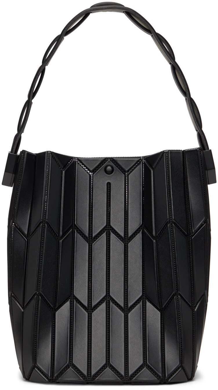 

Черная сумка в оправе Bao Bao Issey Miyake