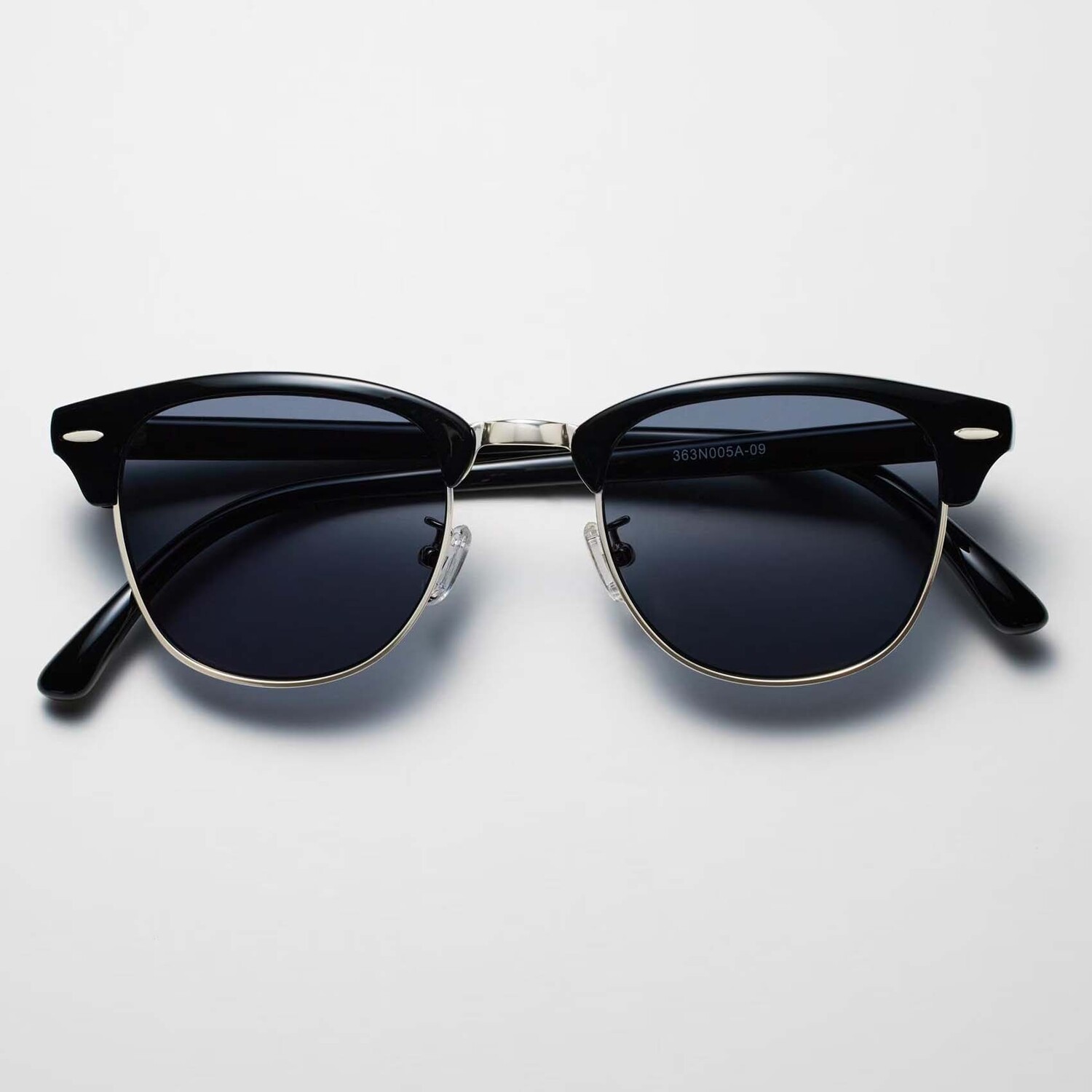 

Солнцезащитные очки Uniqlo Browline, черный