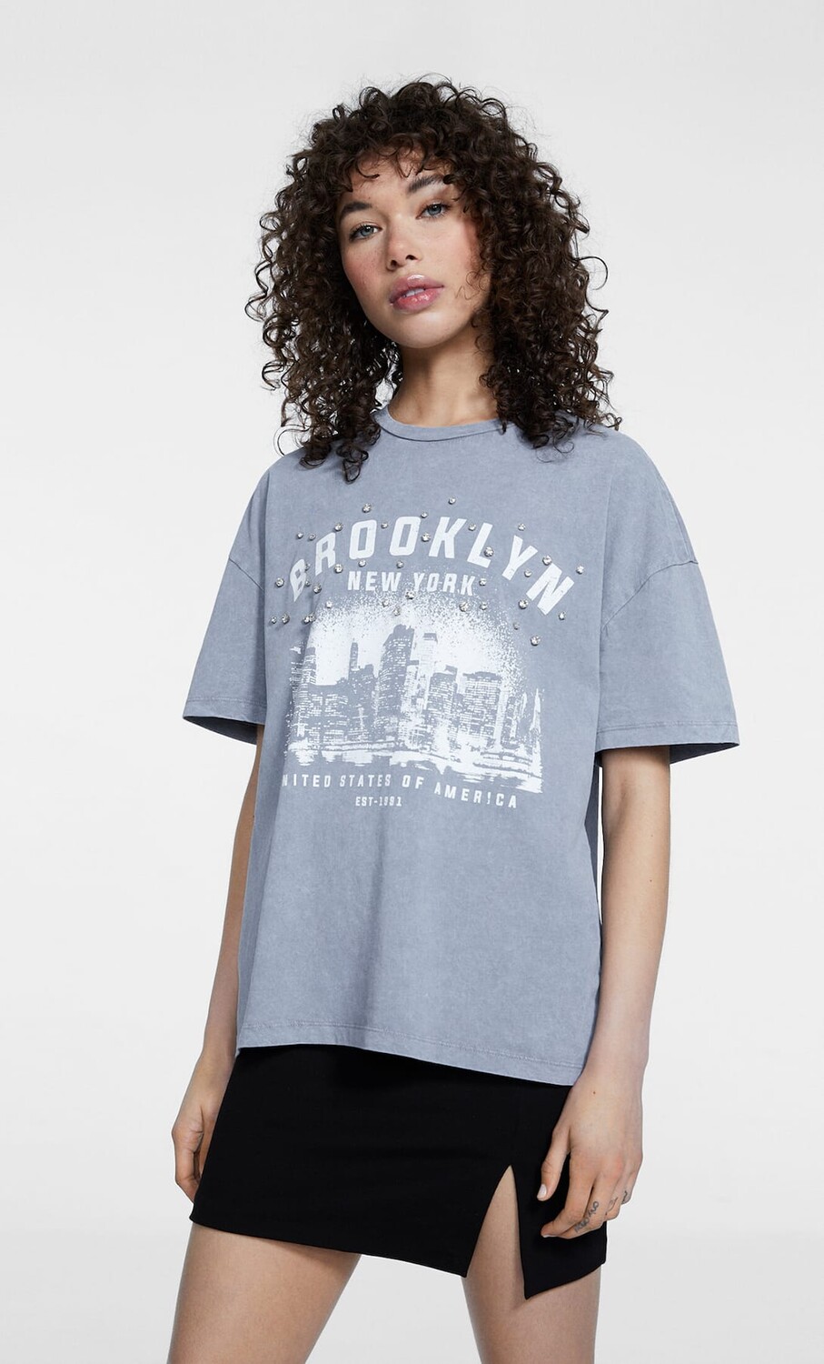 

Футболка brooklyn со стразами Stradivarius, серый