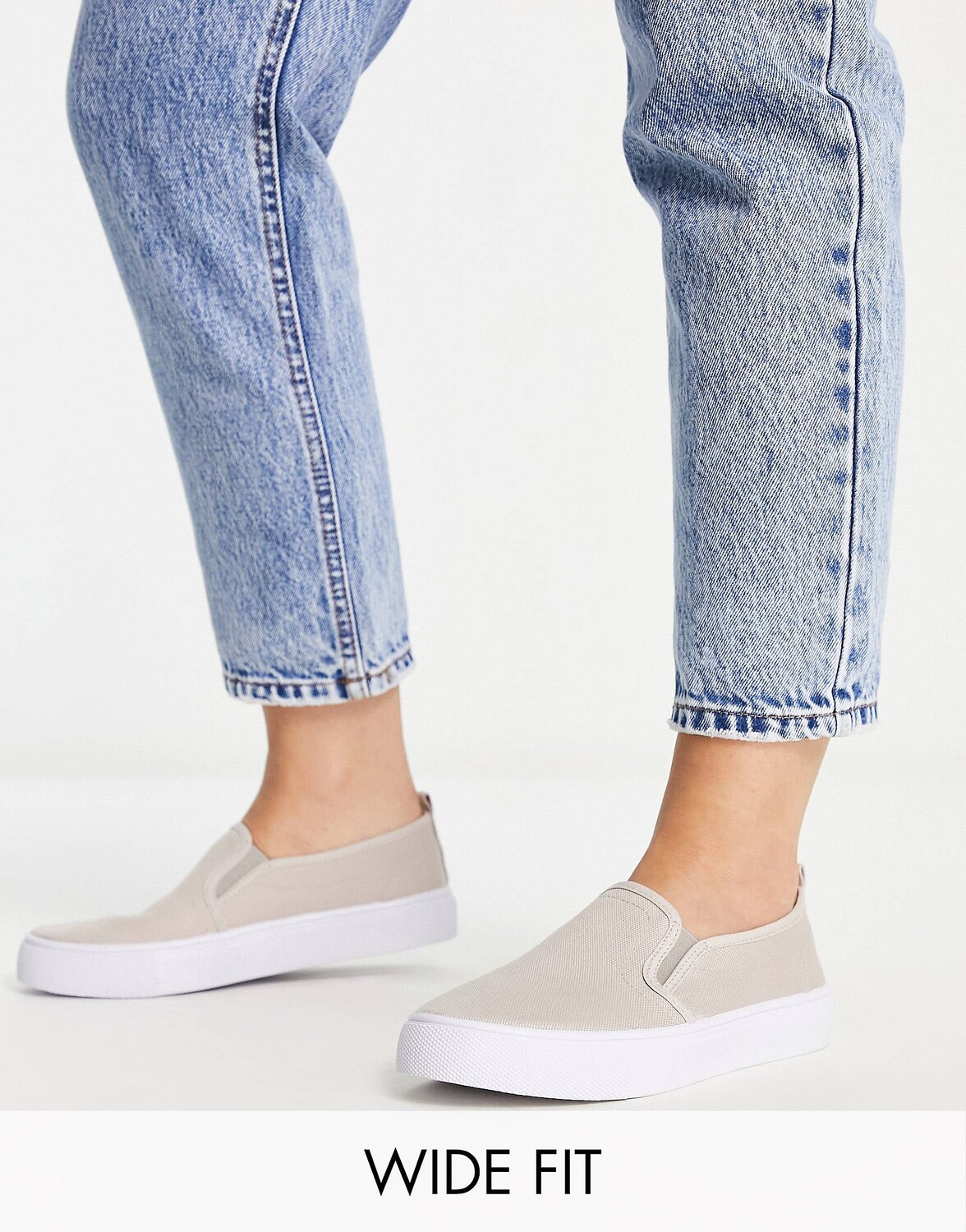 

Серые плимсоллы с широкой посадкой в ​​горошек ASOS DESIGN