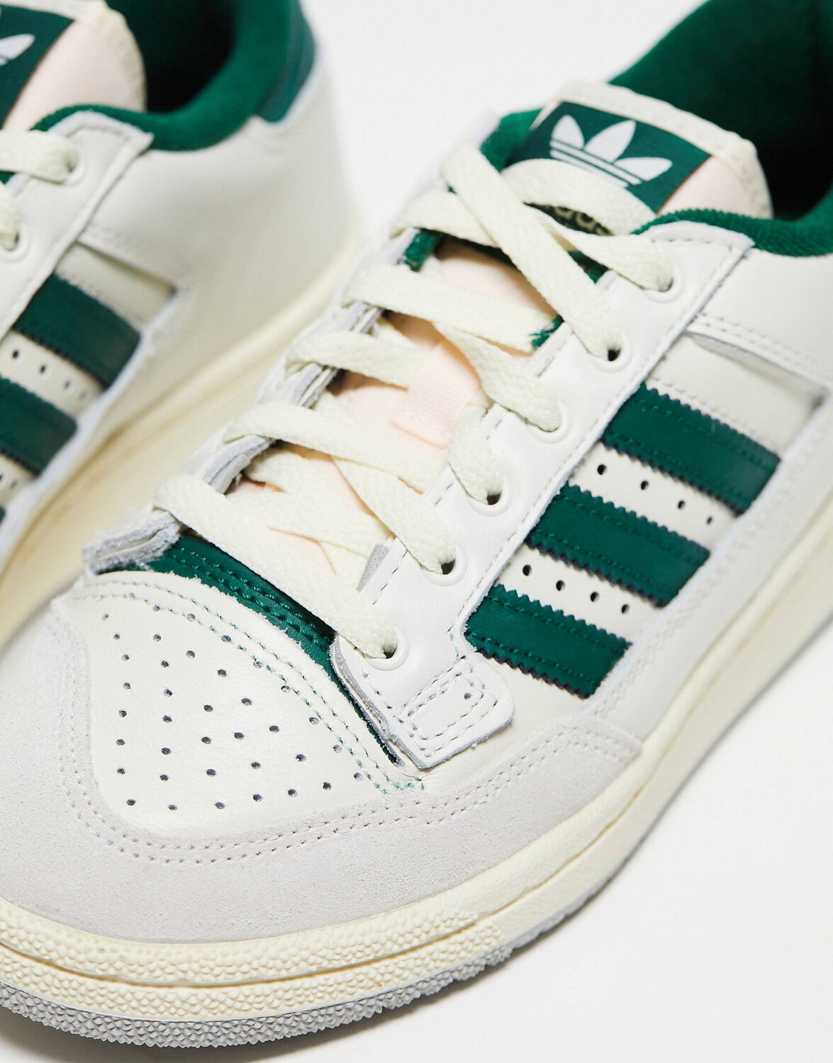 

Белые кроссовки adidas Originals Centennial 85 с зелеными деталями