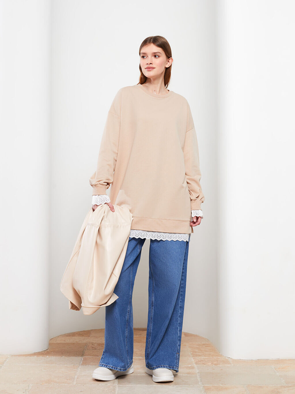 

Женская туника прямого кроя с круглым вырезом и длинными рукавами LCW Modest