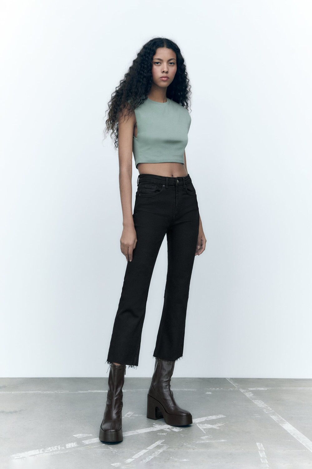 

Укороченные расширенные джинсы trf ZARA, черный
