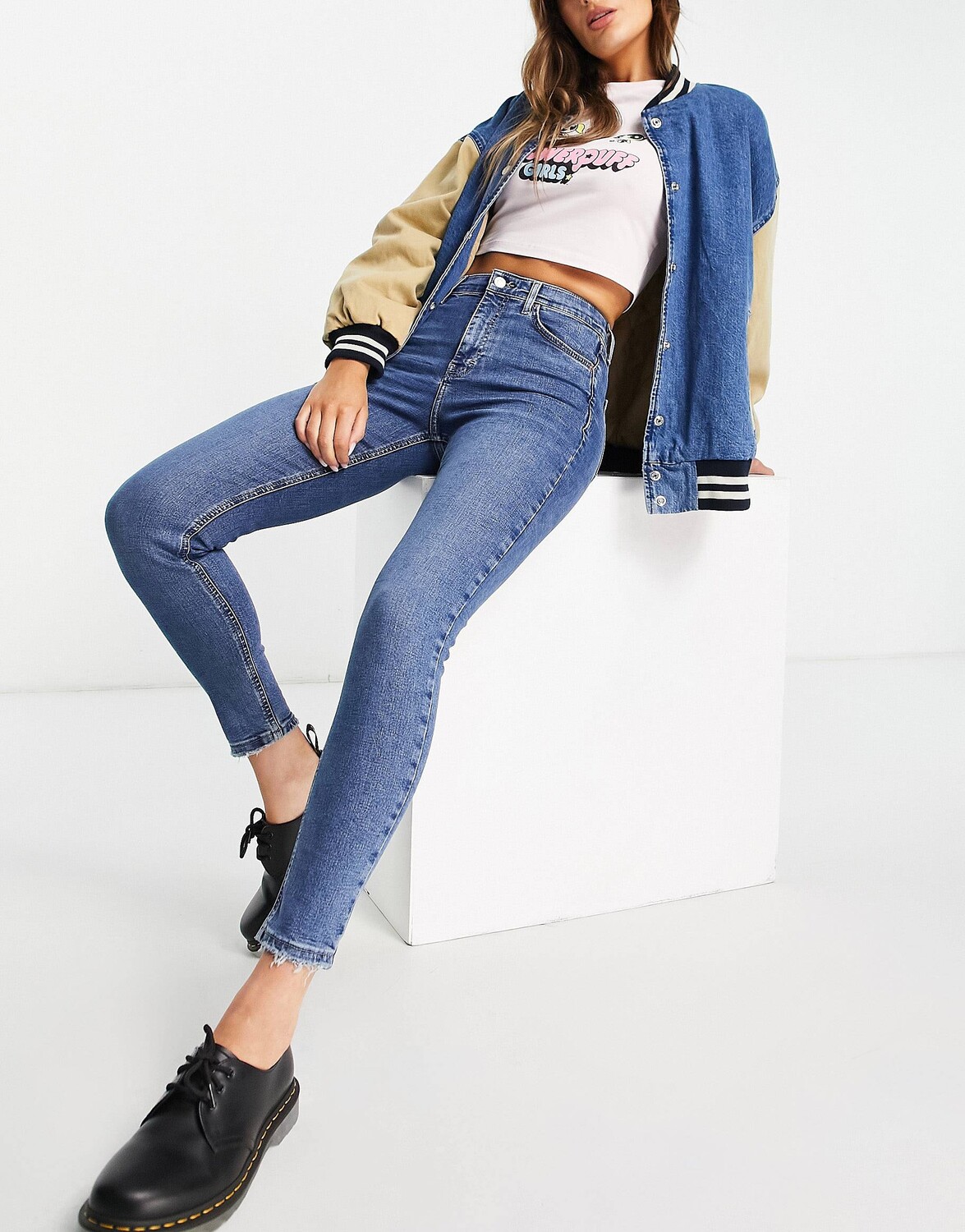 

Темно-синие джинсы Topshop Jamie с потертостями по низу