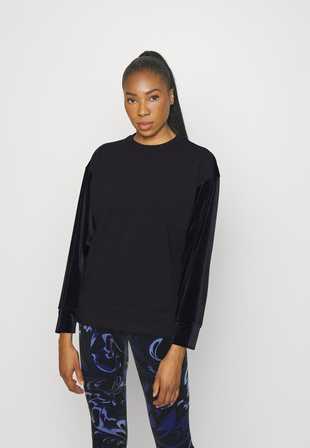 

Толстовка Athleta, черный