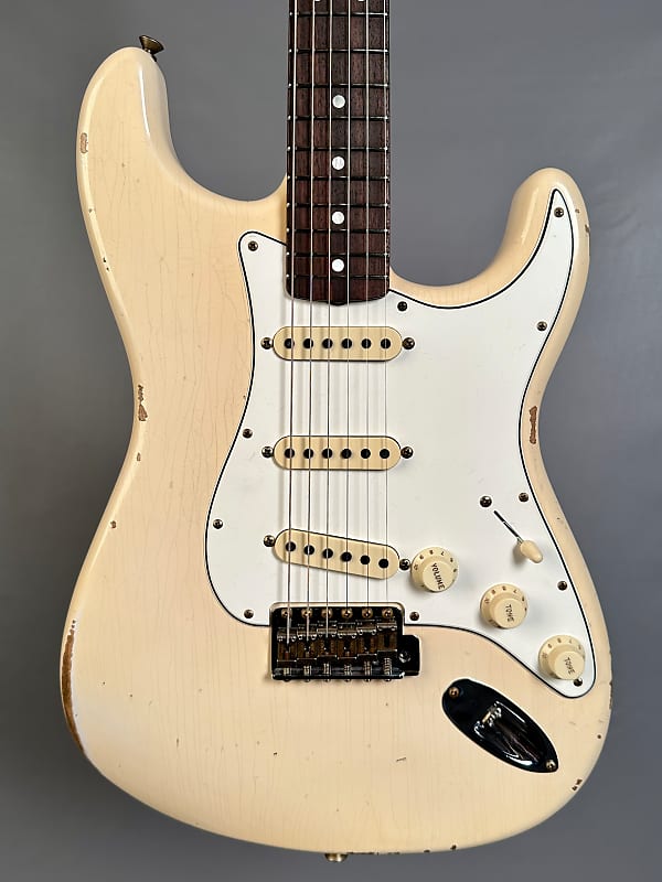 Fender Custom Shop Limited Edition 1964 Stratocaster Relic Super Faded Old Shell Pink 1964 limited edition