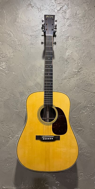 

Martin HD-28E 2022 Натуральный