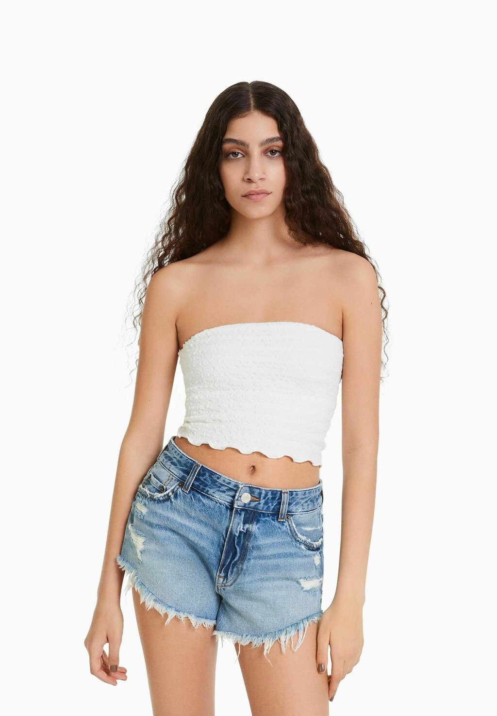 

Джинсовые шорты Bershka, темно-синий